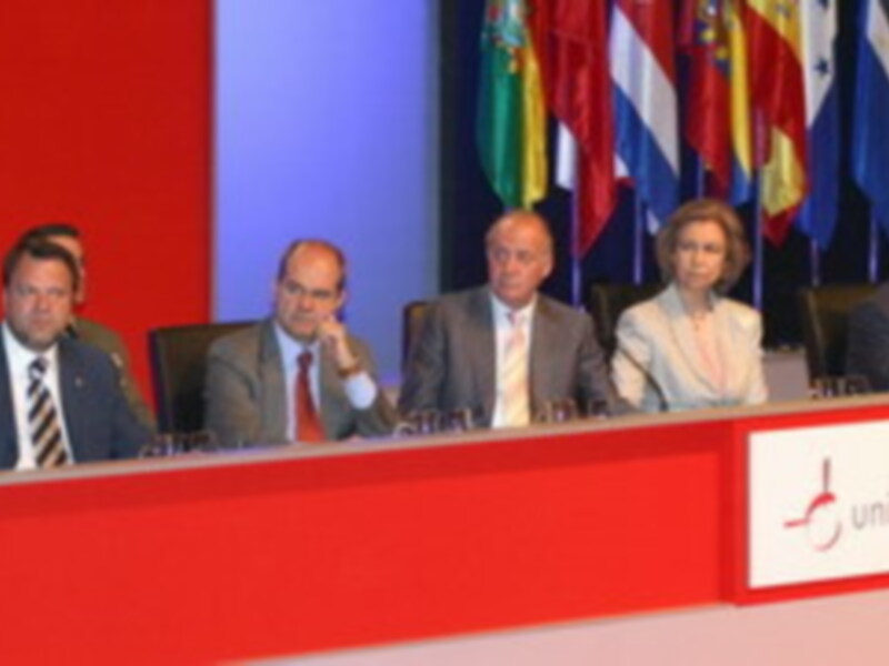 Los Reyes en Sevilla clausuraron el I Encuentro de Rectores de Universidad.