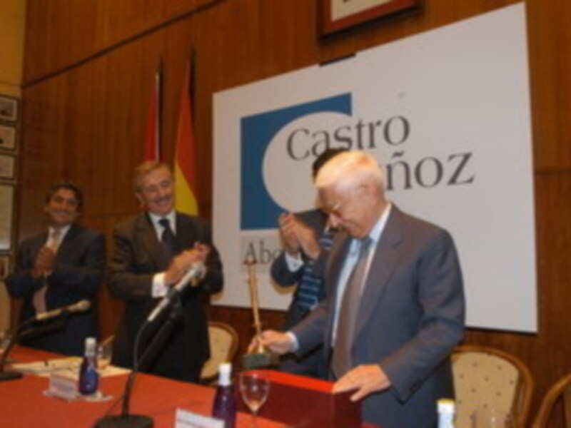 El bufete Castro Muñoz celebro su XXV Aniversario con homenaje a Ángel Olavarría, Colegio de Abogados y CEA