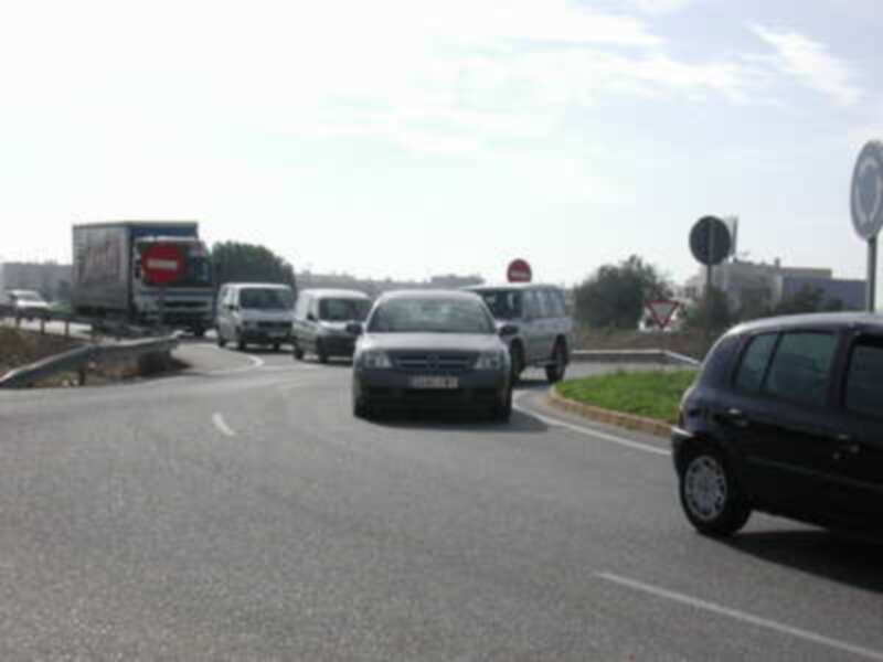 Un segundo carril descongestionará la salida de la A-49 hacia Gines
