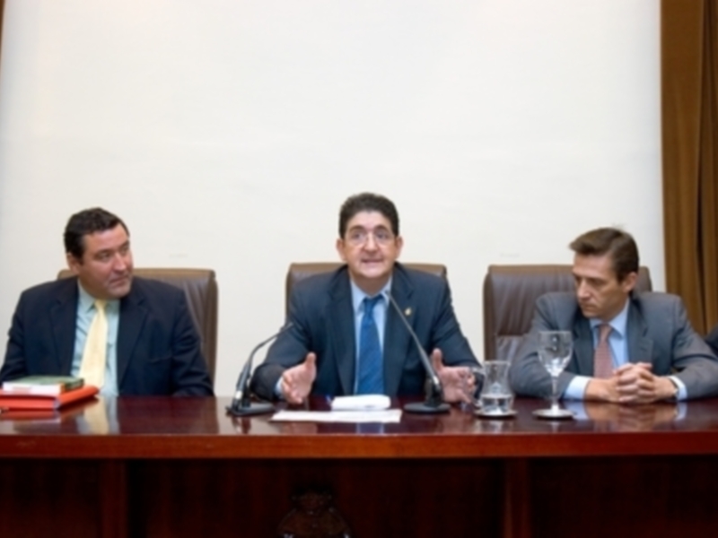 Clausuradas las Jornadas Derecho Deportivo en Centenario Sevilla