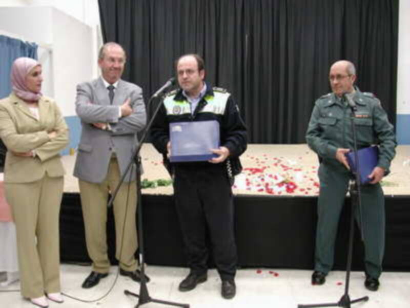 Gines: Reconocimiento a la Policía Local y a la Guardia Civil por su lucha contra los malos tratos