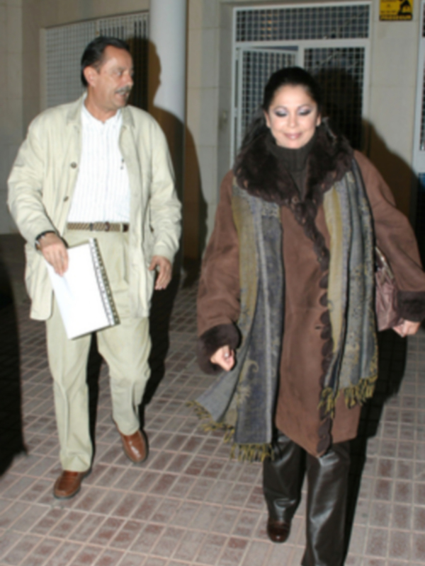 Isabel Pantoja y Julian Muñoz se casaran en el 2006