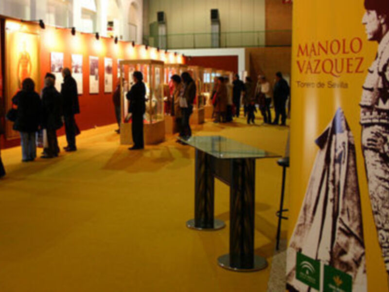 Varias ciudades solicitan recibir la exposición Manolo Vázquez, torero de Sevilla