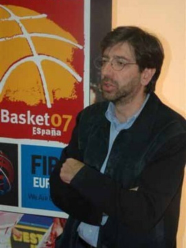 Chema Forte (RNE) analiza la labor del periodista deportivo en la radio
