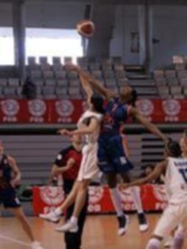 Ros-Extrugasa: Dydek eclipsó a las gallegas (75-48)
