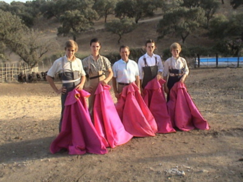La Escuela Taurina de Espartinas presenta en Castilblanco 'Las edades del toreo'
