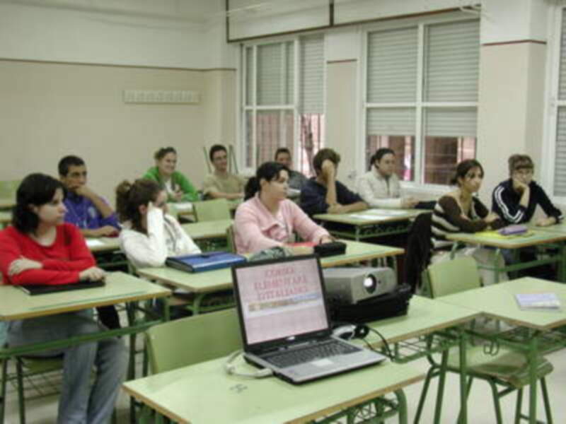 Los jóvenes de Gines aprenderán italiano gratis