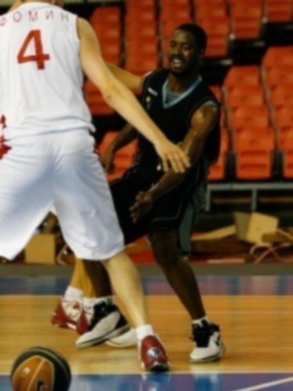 Aaron Miles evoluciona favorablemente, y tiene posibilidades para jugar el domingo
