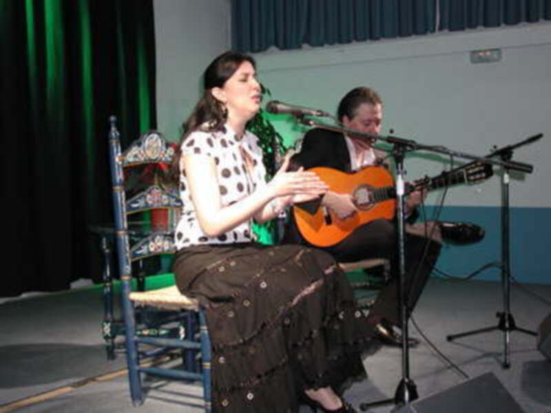 Concierto flamenco de la joven Laura Vital en Gines