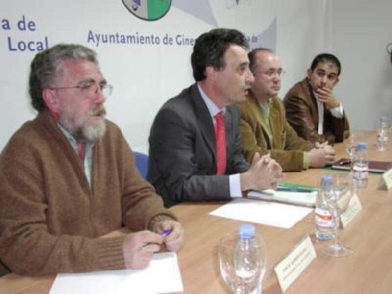 Gines: Ayuntamiento y Junta de Andalucía estudian medidas para potenciar el comercio local
