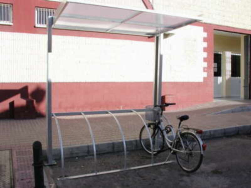 Gines incorpora su primer bicicletero junto al Pabellón Cubierto