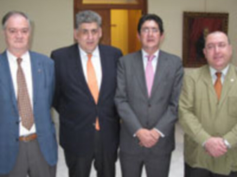 Miguel Gallardo habló de baloncesto y derecho en el colegio de abogados de Sevilla