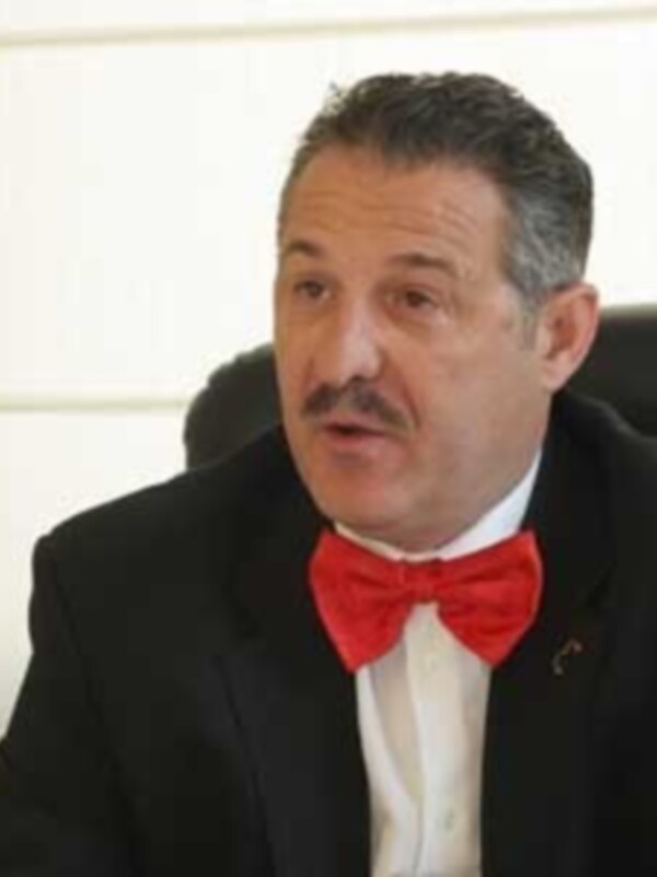 Díaz del Río es reelegido decano de los arquitectos sevillanos por 866 votos frente a los 738 de la candidatura de Babiano