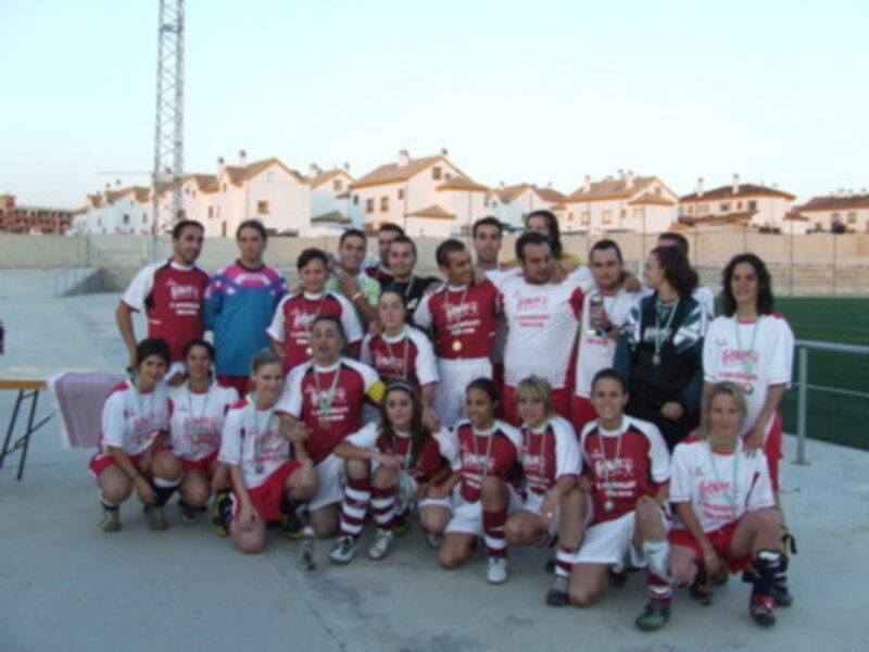 La ONG Hamar conmemoró su décimo aniversario con un partido de fútbol-7 mixto en Gines 