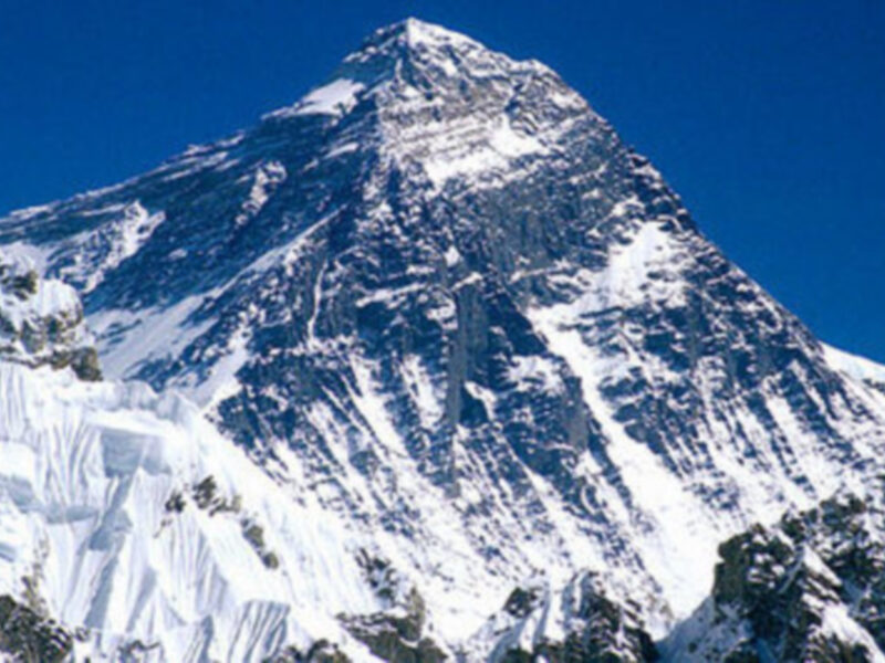 Lina Quesada , primera andaluza que alcanza la cima del Everest