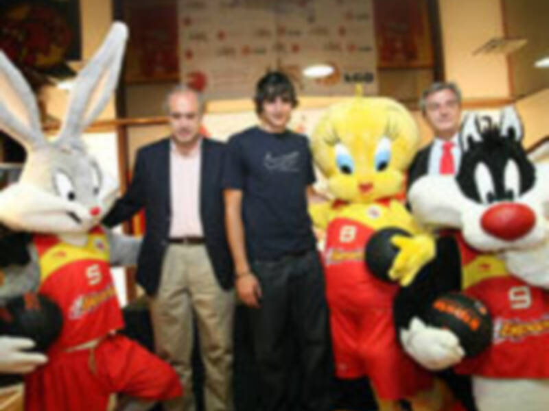 Warner Bros. y la Fundación Sociocultural se unen para promover una vida activa entre los niños