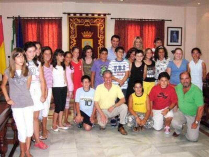 20 alumnos chipioneros de sexto de primaria viajan al Reino Unido para mejorar su idioma