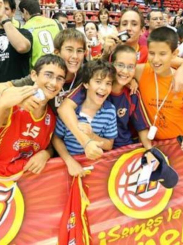 La gira Eñemanía 2008 reparte baloncesto entre más de 50.000 aficionados