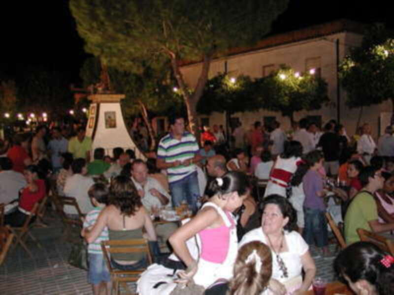 Gines: el ciclo "Plazas con Encanto" se inició con gran éxito de público