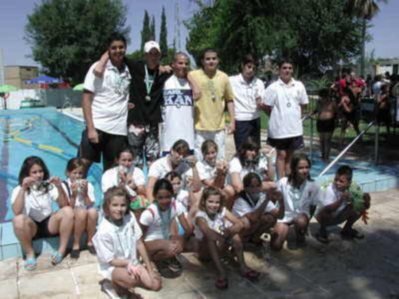 Más de 40 medallas para el Equipo de Natación de Gines en una competición provincial