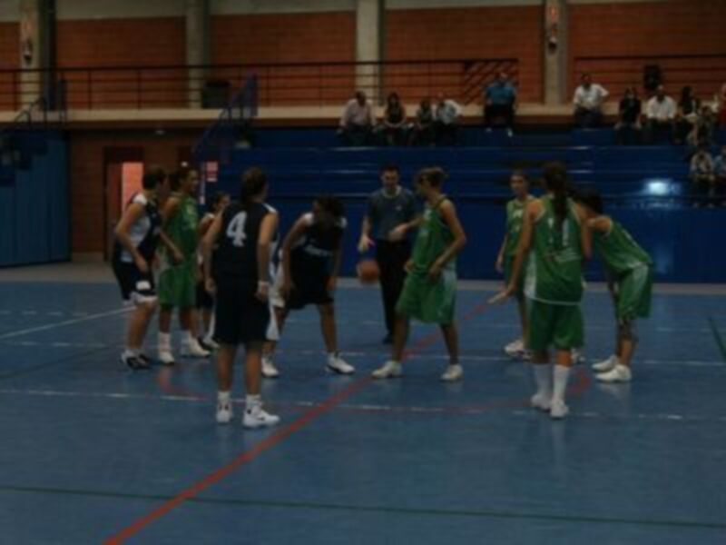 El Club Náutico Sevilla-Residencia Universitaria Los Bermejales tendrá que remontar en el partido de vuelta de la Copa de Andalucía de baloncesto femenino