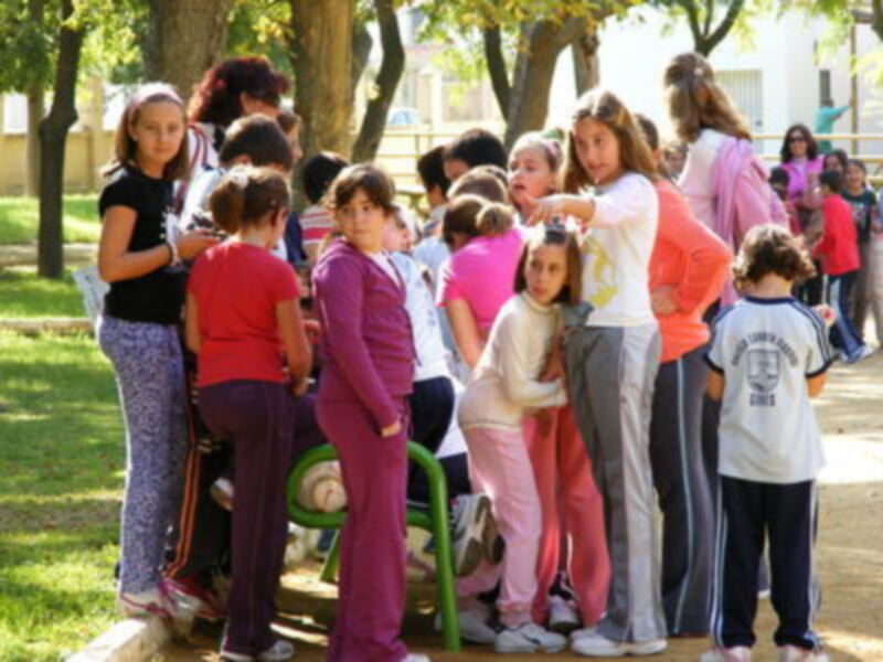 Una gymkhana fomenta la igualdad entre los niños y las niñas de Gines