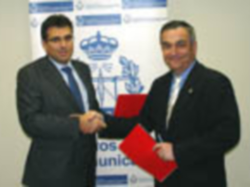 El COITAOC y Caja España firman un convenio para apoyar el desarrollo de la actividad profesional de los ingenieros de telecomunicaciones