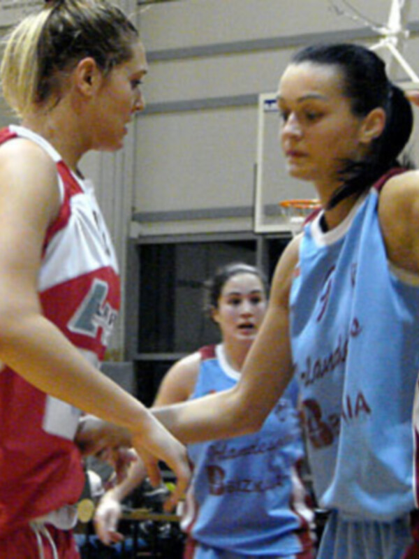 El Obenasa frena la escalada del Hochland Viladecans (61-59) y recupera el segundo puesto del grupo B de la LF2