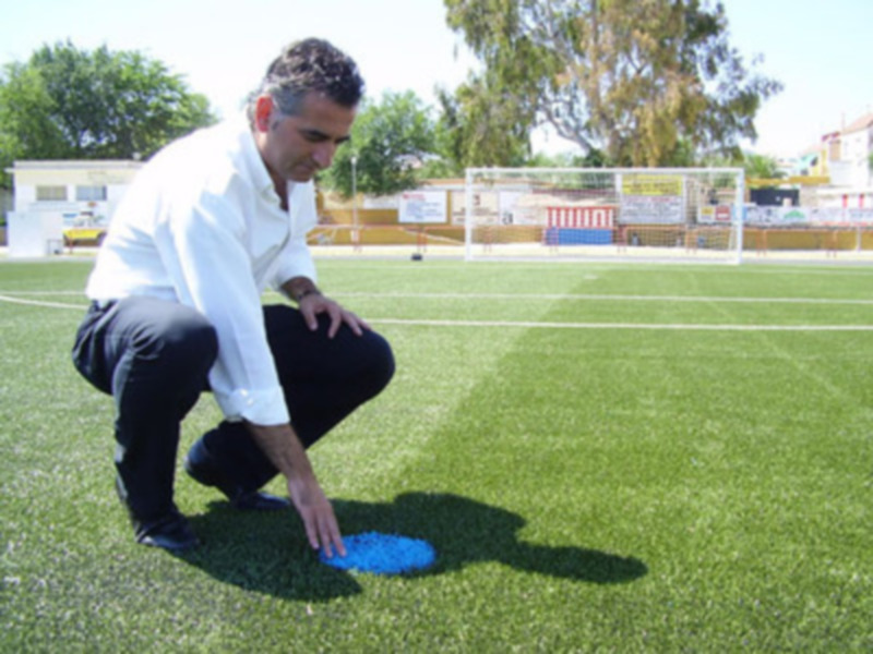 Todos los moronenses podrán disfrutar el césped artificial