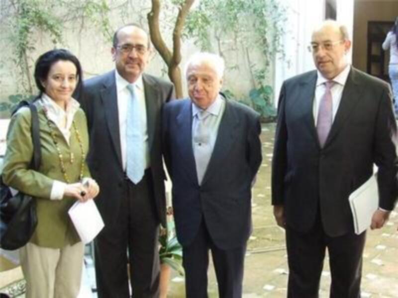 El rector de la UIMP inaugura en Sevilla el seminario sobre Derechos Humanos