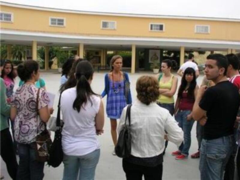 La UPO enseña la universidad a los estudiantes que se examinan de selectividad en su campus.