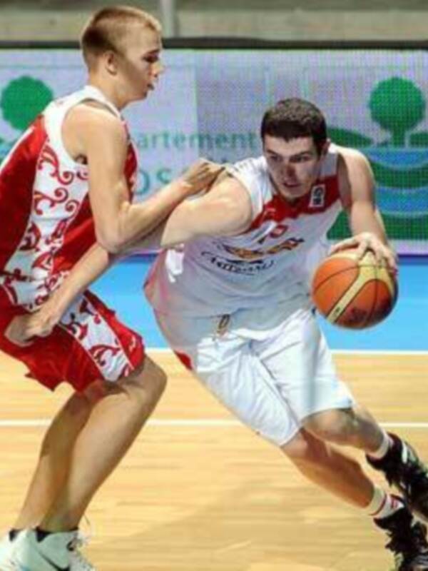 La U18 masculina vence a Rusia y acaba quinta en el Europeo de Metz (92-83)