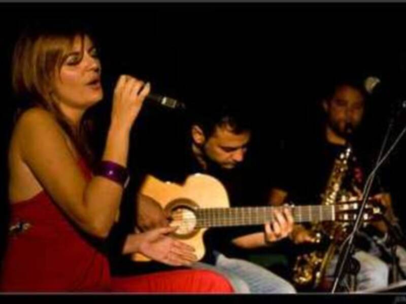  Paz de Alarcón y Julio Castell en concierto en LA CAJA NEGRA