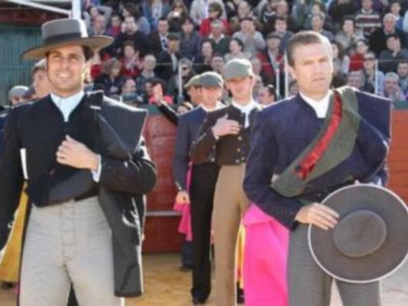 Francisco Rivera reúne a la Duquesa de Alba con su novia Cecilia