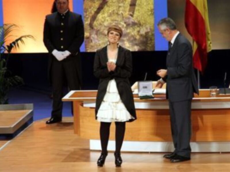 Jose Merce y Pasion Vega, medallas de Andalucia , hoy Dia de Andalucia