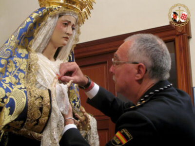 Imponen la Medalla de Oro del Santo Ángel a la Virgen de los Dolores de Chipiona.