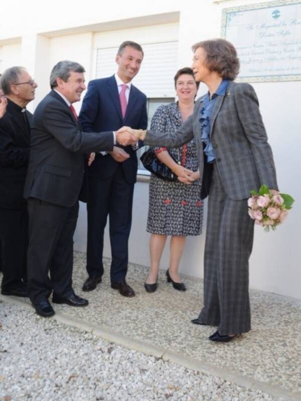 Su Majestad la reina doña Sofía inaugura en salteras el primer centro de atención a personas Sordociegas de españa