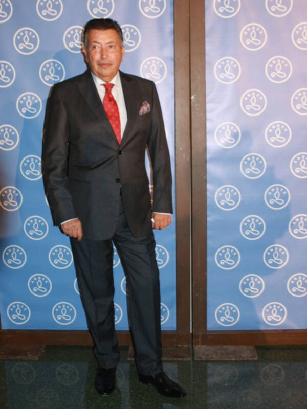 Miguel Poveda realiza un concierto a beneficio de Andex