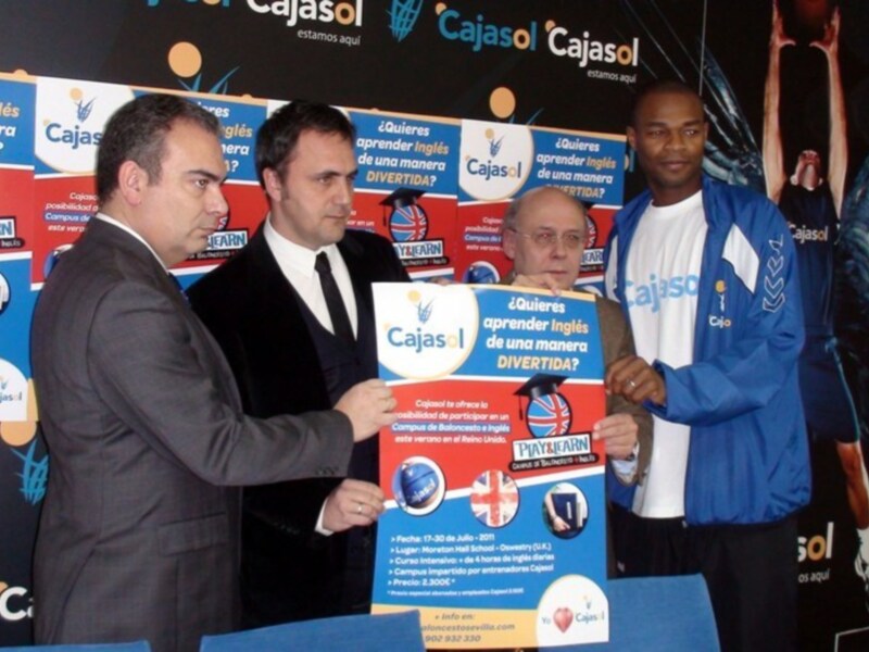 El Cajasol aúna formación, básket e inglés en el nuevo Campus "Play&Learn"