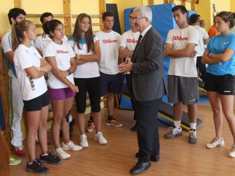 Jiménez Barrios visita el centro de tecnificación de tenis Blas Infante
