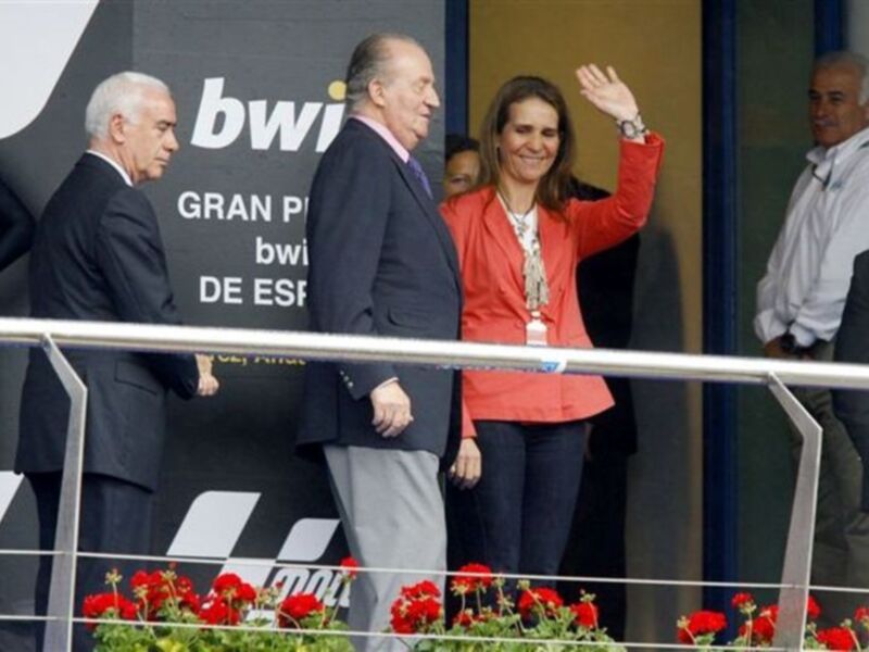 El Rey acude junto a la Infanta Elena al circuito de Jerez