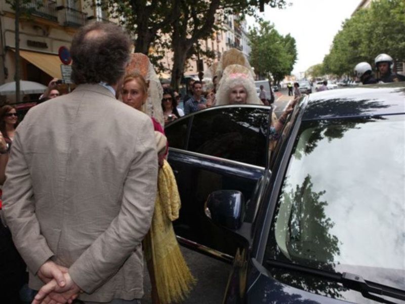 La Duquesa de Alba, con mantilla, madrina de la exhibición de enganches  