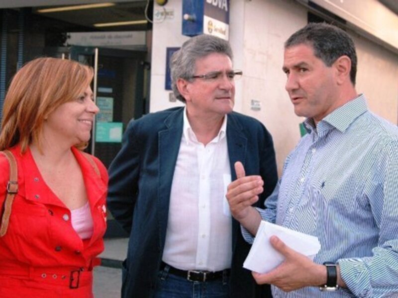 Elena Valenciano: "Yo, con Manolo García; y todos los socialistas españoles, con Chipiona"
