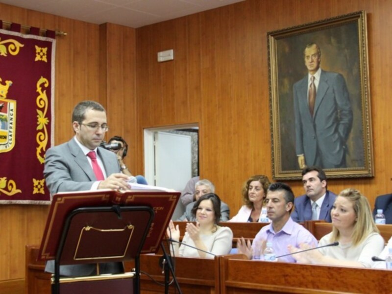 El candidato de IP-IU, juan manuel valle, nuevo alcalde de los Palacios y Villafranca