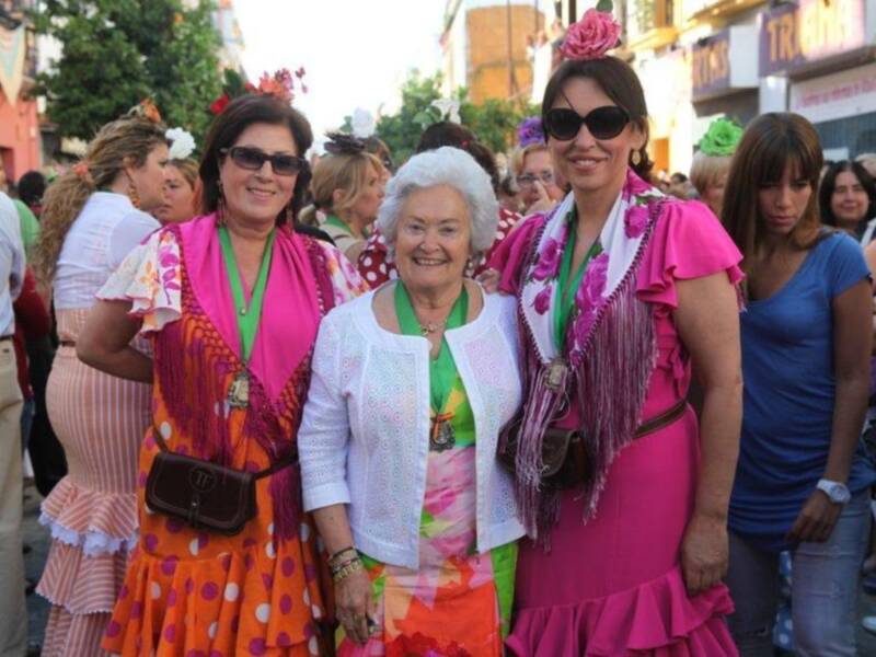 Fran Rivera y Simoneta Gómez Acebo en  el camino del rocío   