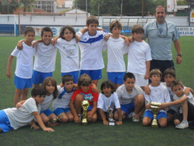 Los benjamines del Castilleja FC ganan el torneo de Fútbol Airesur