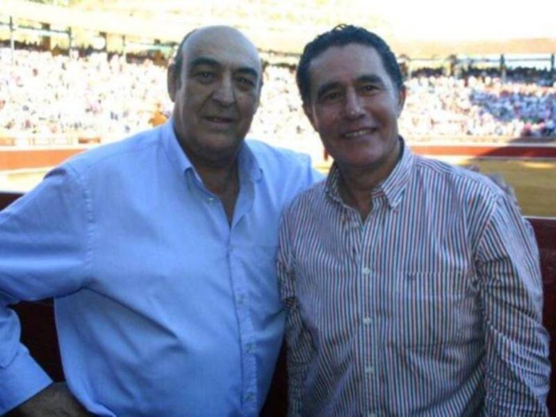 Susto y voltereta de José Tomás que sufrió una cogida en Huelva sin consecuencias