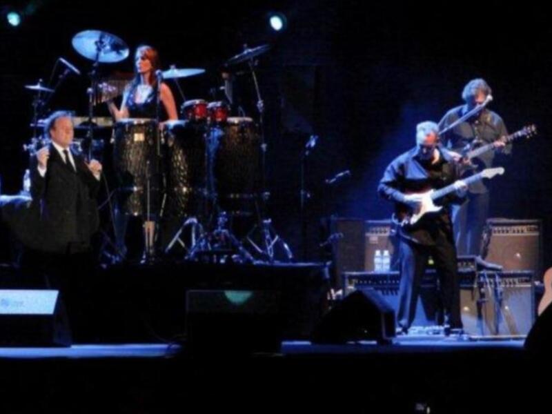 Julio Benítez el cordobés asistió a ver el concierto de su padrino julio iglesias en Lucena