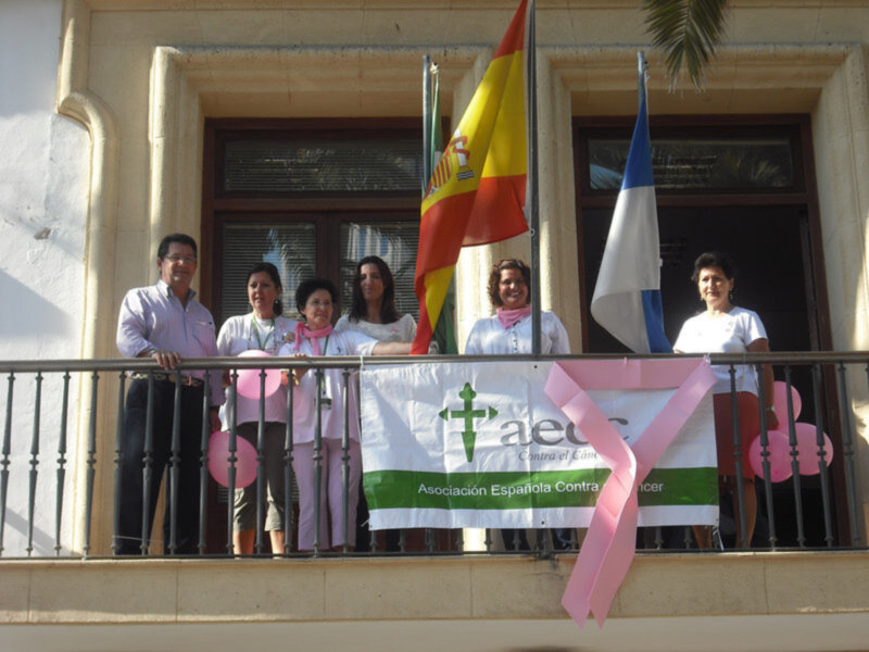La asociación contra el cáncer y la delegación de participación ciudadana, celebran el día del cáncer de mama(Chipiona)