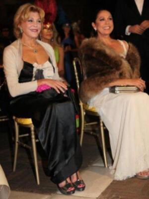 Fiesta de gala y mascaras en los Reales Alcázares de Sevilla  